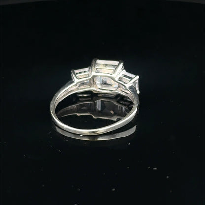 9ct white gold ring size Q1/2 (Sh27886b)