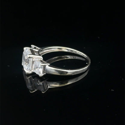 9ct white gold ring size Q1/2 (Sh27886b)