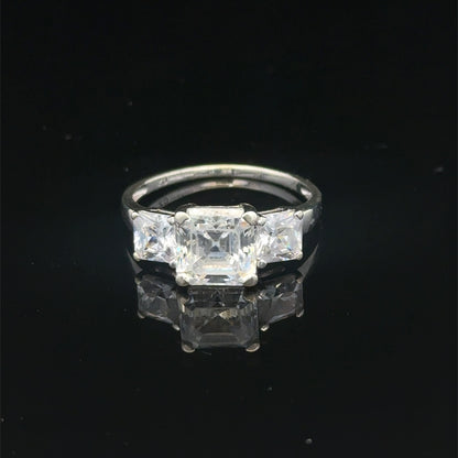 9ct white gold ring size Q1/2 (Sh27886b)