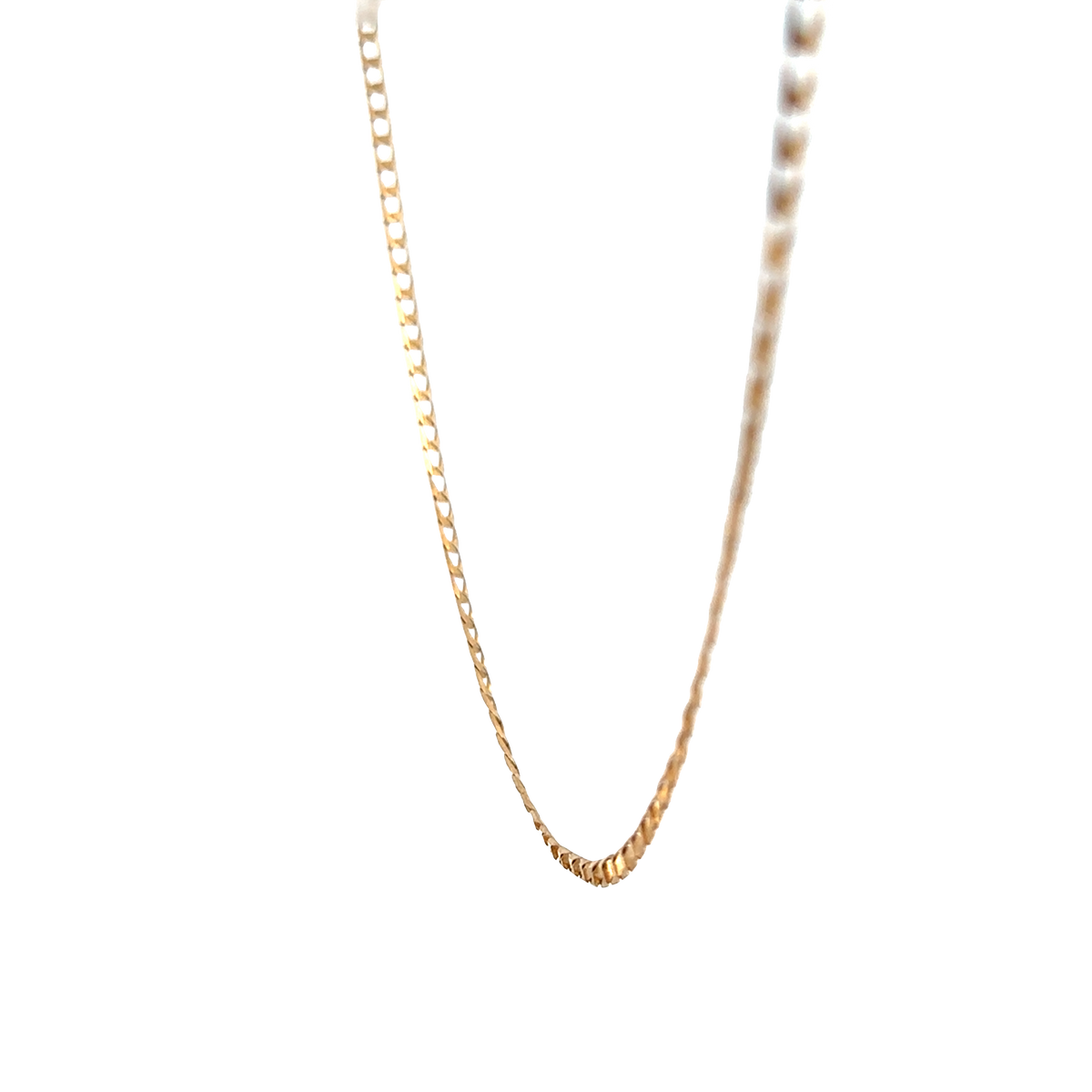 Reeves and Sons 9ct yellow gold chain, 3.6g, with detailed links, showcasing a classic jewelry design.