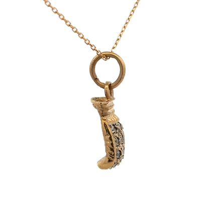9ct yellow gold boxing glove pendant weighing 5g, Reeves and Sons jewelry, detailed pendant with textured boxing glove design