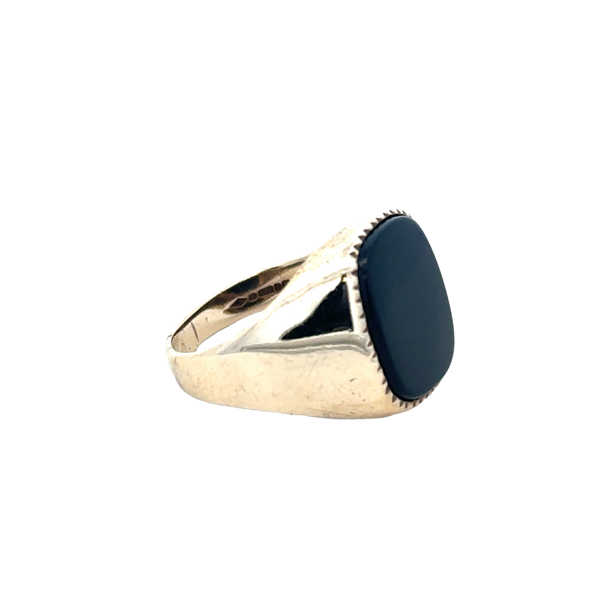 9ct yellow gold signet ring in size P, featuring a polished smooth surface, by Reeves and Sons.
