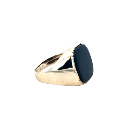 9ct yellow gold signet ring in size P, featuring a polished smooth surface, by Reeves and Sons.