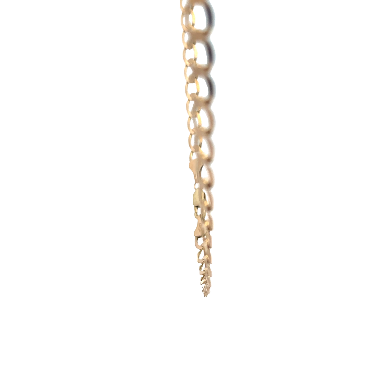 9ct yellow gold curb chain from Reeves and Sons, weighing 15.9g, displayed with detailed links and polished finish.
