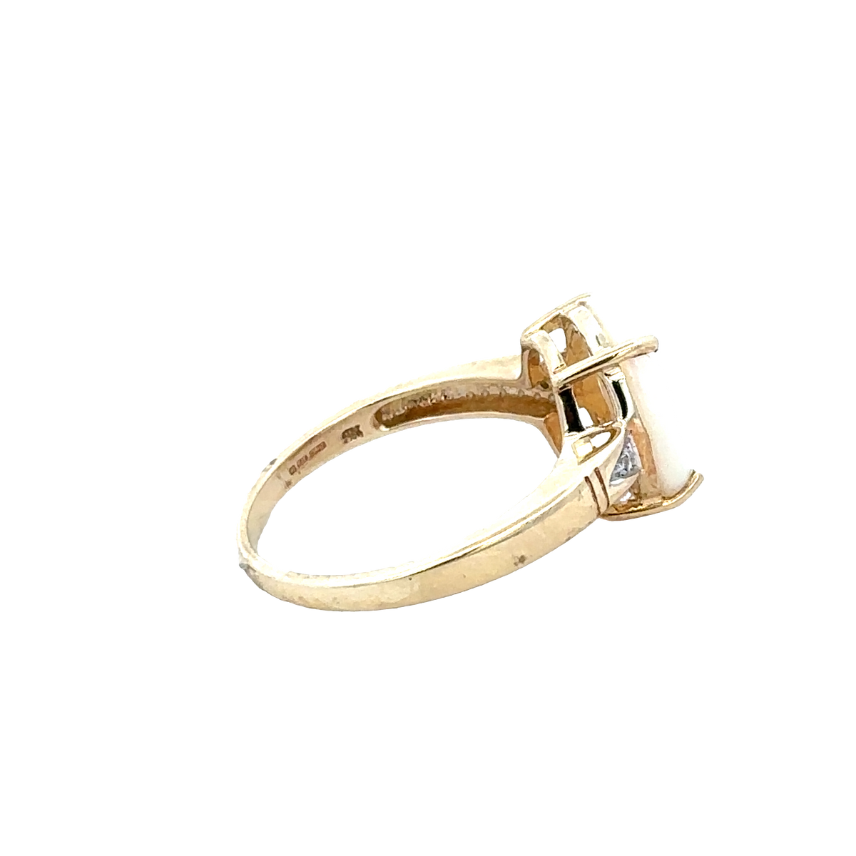 9ct yellow gold Reeves and Sons ring, size N1/2, with a classic polished band