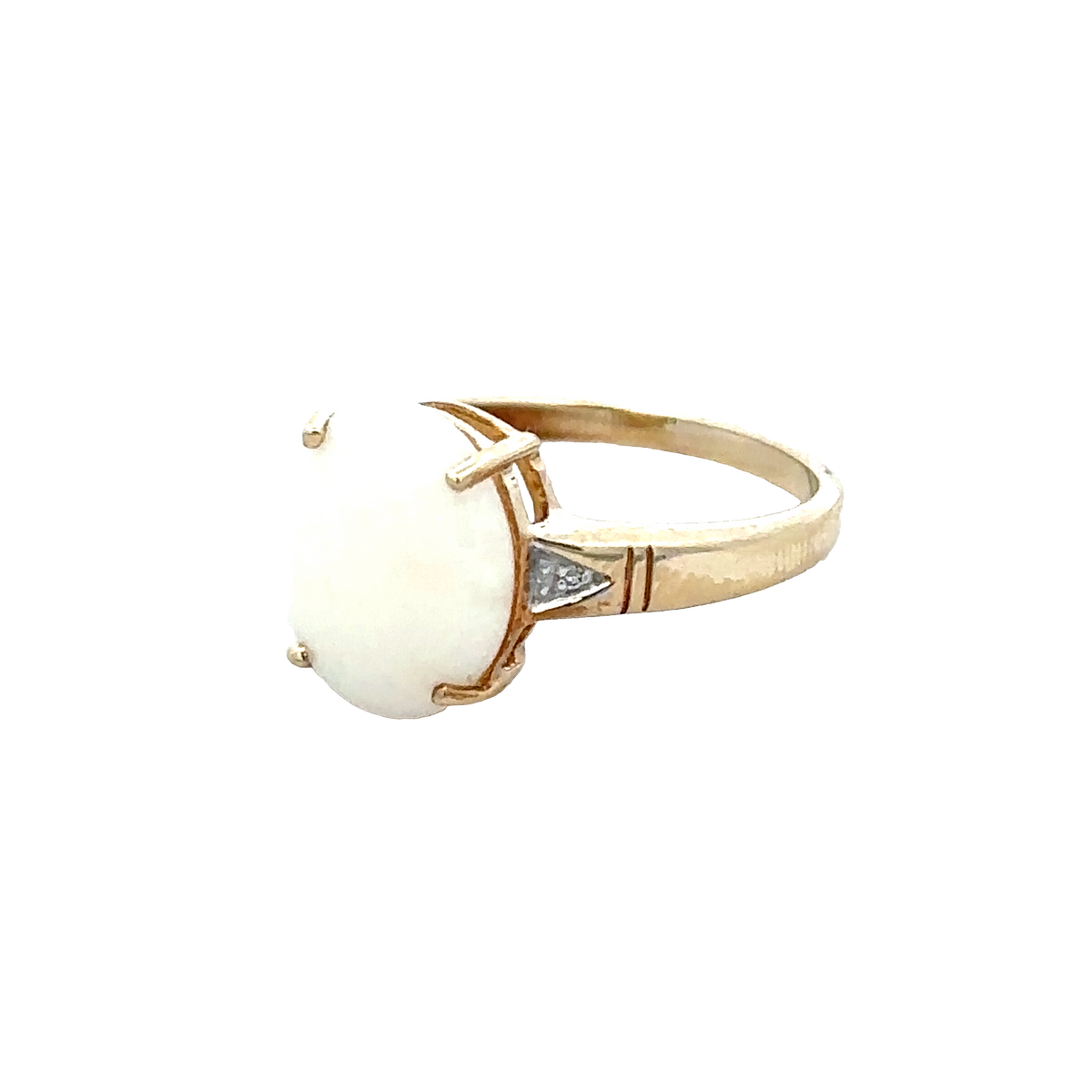 9ct yellow gold Reeves and Sons ring in size N1/2, product sh28145b
