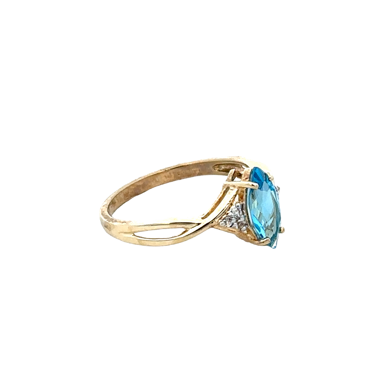 Reeves and Sons 9ct yellow gold ring, size N, polished band view