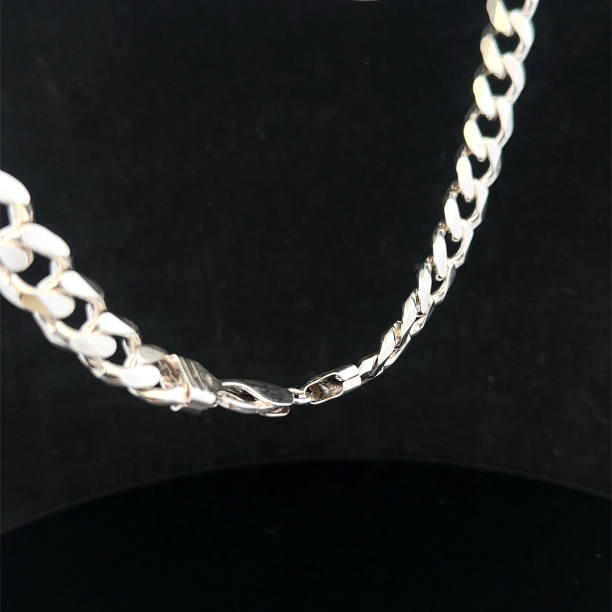 Silver curb chain by Reeves and Sons, 108.1g, product sh25323l