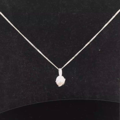 9ct white gold chain and pendant 1.6g (sh26212b)
