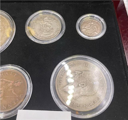 Reeves and Sons 1935 Silver Jubilee set with commemorative items in silver finish, displayed on a neutral background.