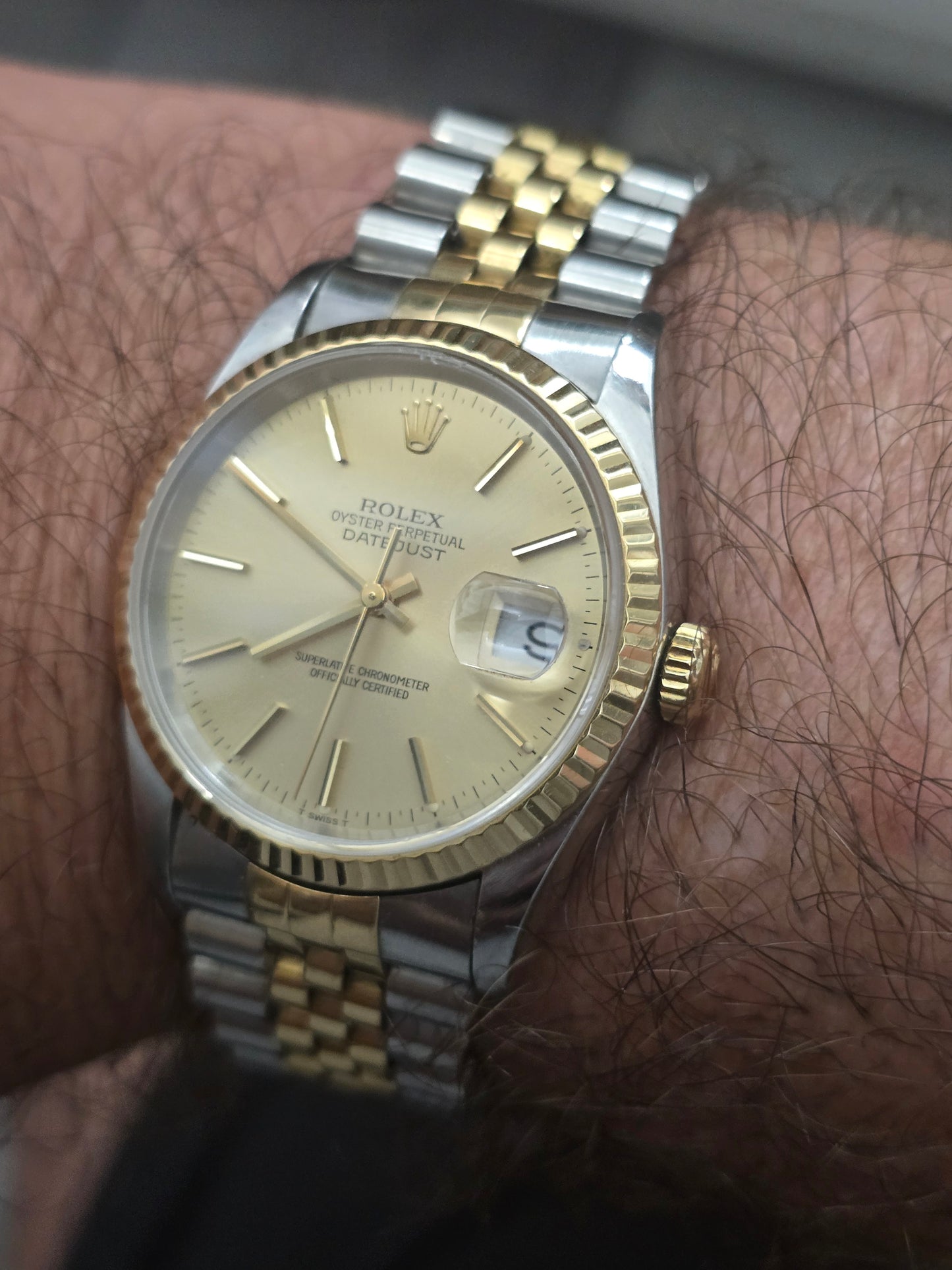 Rolex DateJust 36mm Two-Tone Yellow Gold & Steel Champagne Dial Jubilee Watch full set, model 16233 (sh27500b)