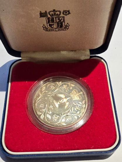 UK 1977 Silver Jubilee Crown Twenty-Five Pence (.925 Sterling Silver Proof Coin) (sh25003l)