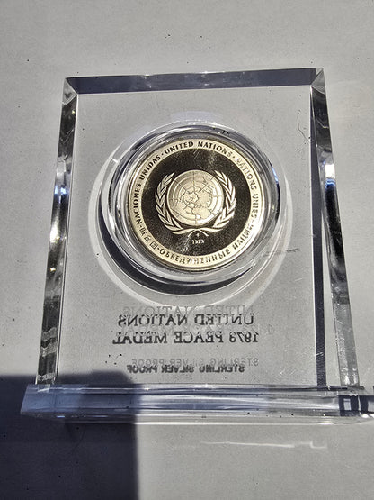 United Nations 1973 Peace Medal – Sterling Silver Proof in Acrylic Display Block (sh25641l)