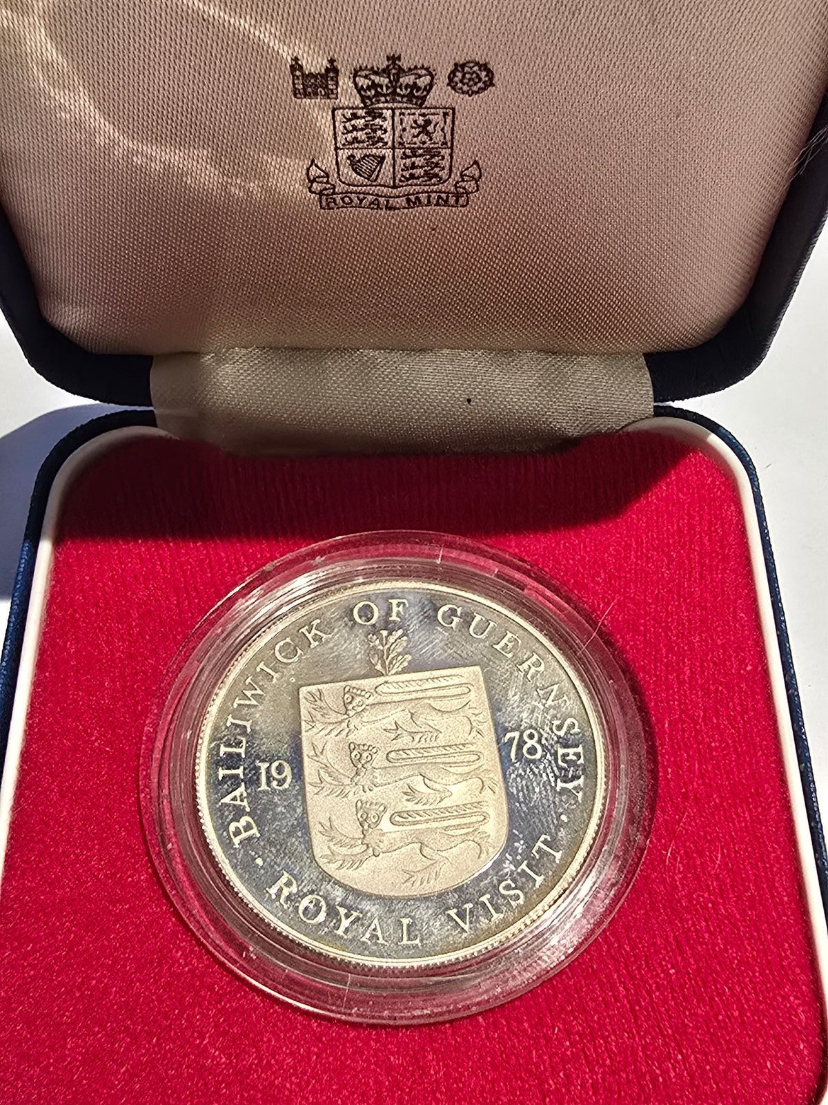 1978 Bailiwick of Guernsey Royal Visit 25p Coin – Proof Sterling Silver in Original Royal Mint Presentation Case (sh25000l)