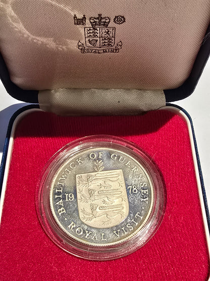 1978 Bailiwick of Guernsey Royal Visit 25p Coin – Proof Sterling Silver in Original Royal Mint Presentation Case (sh25000l)