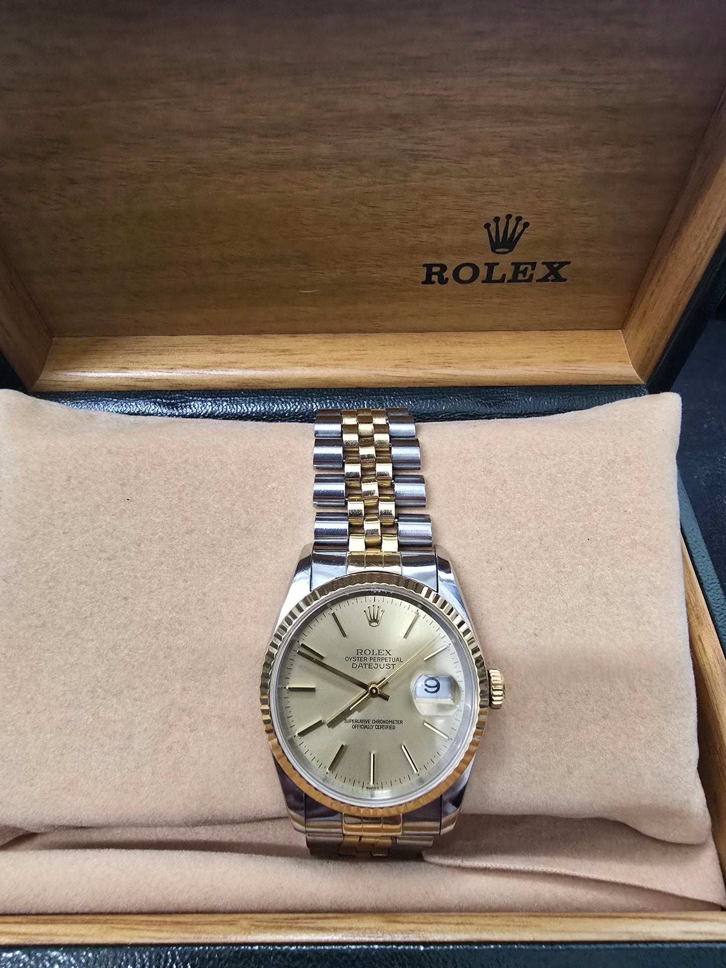 Rolex DateJust 36mm Two-Tone Yellow Gold & Steel Champagne Dial Jubilee Watch full set, model 16233 (sh27500b)