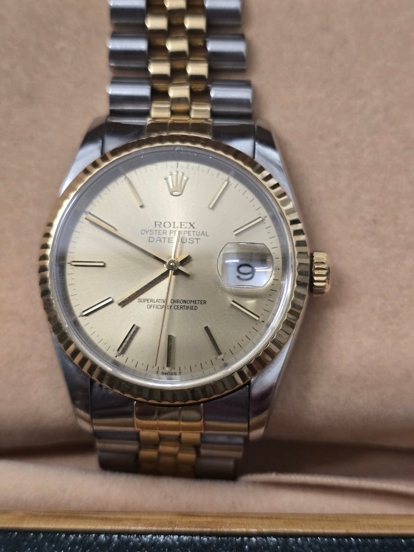 Rolex DateJust 36mm Two-Tone Yellow Gold & Steel Champagne Dial Jubilee Watch full set, model 16233 (sh27500b)