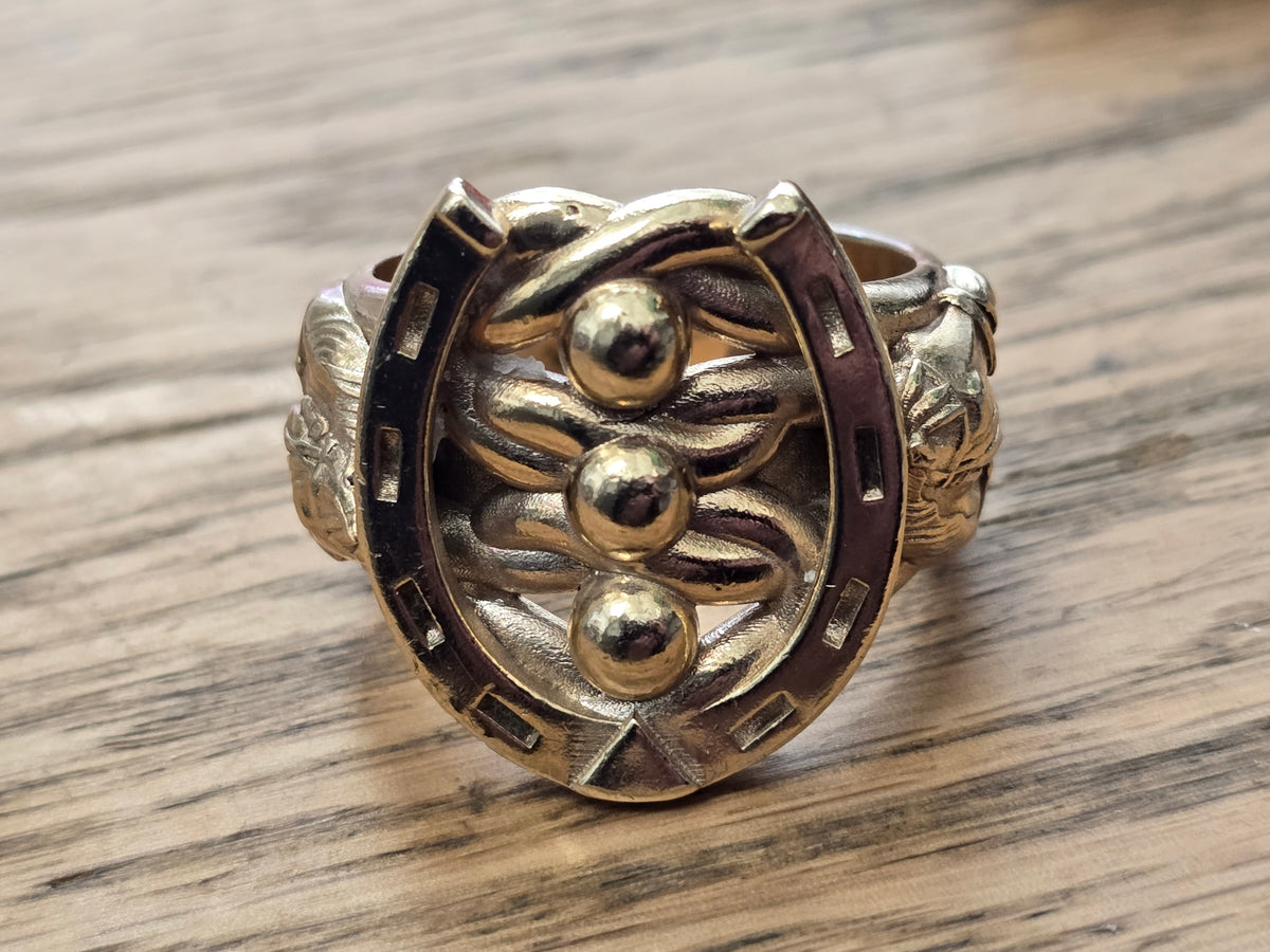 9ct yellow gold horse shoe ring with dad on shank. (Sh27740b)
