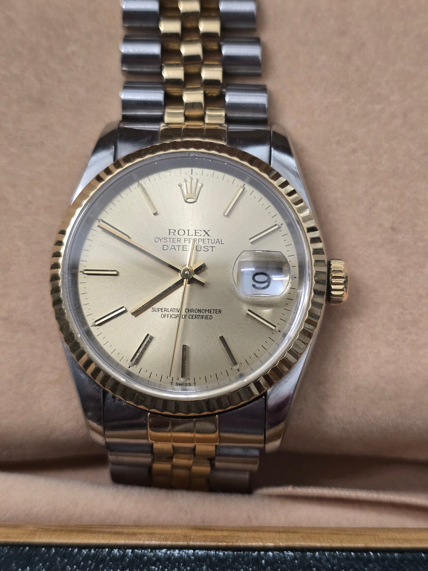 Rolex DateJust 36mm Two-Tone Yellow Gold & Steel Champagne Dial Jubilee Watch full set, model 16233 (sh27500b)