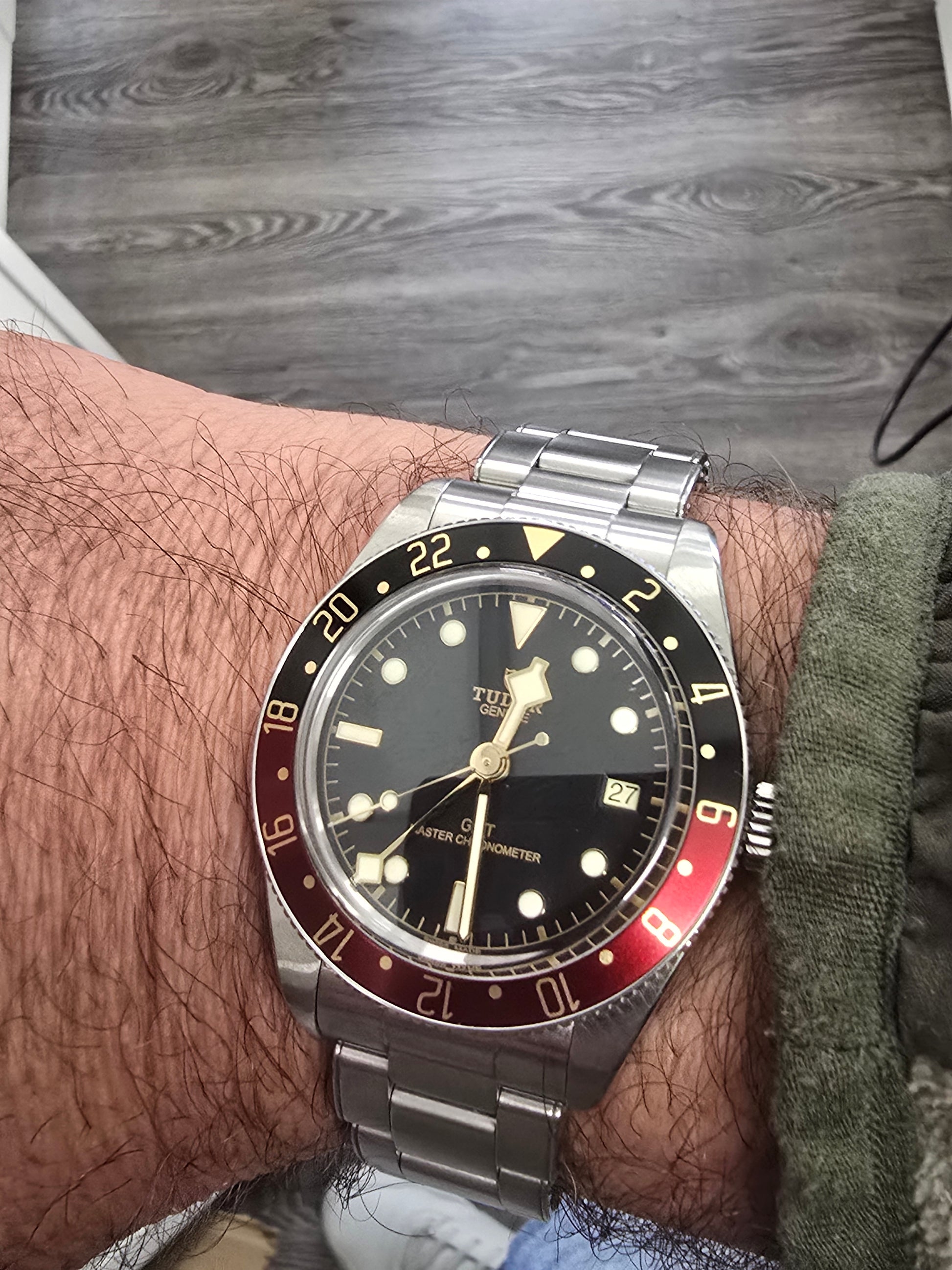 Tudor Black Bay 58 GMT Coke fullset watch with black and red bezel, stainless steel case, and black dial from 2024.