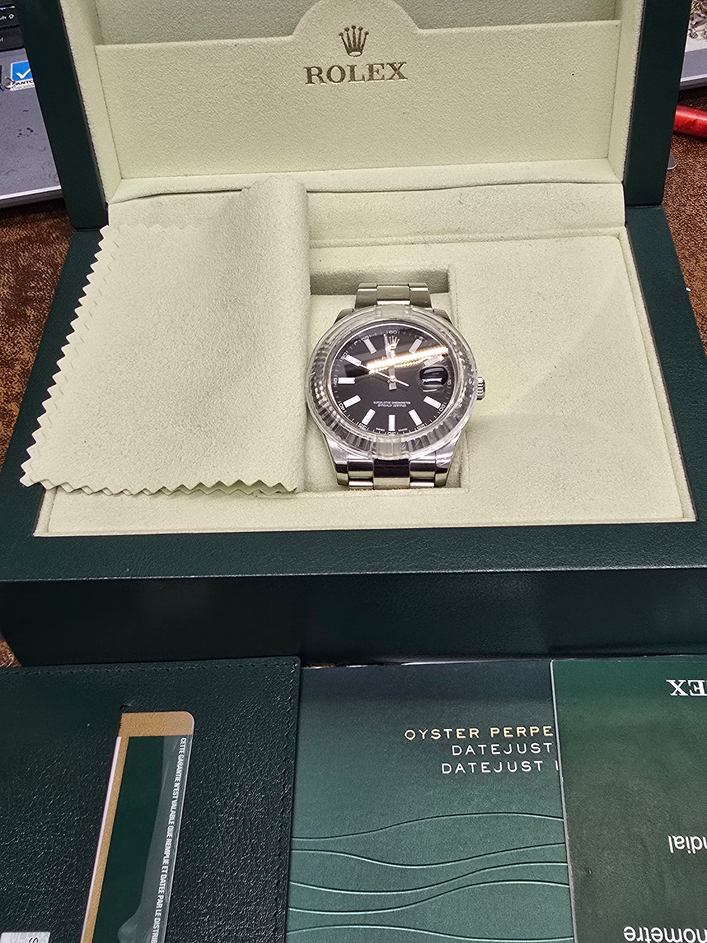 Rolex date just 41mm, model 116334, age 2014, full set