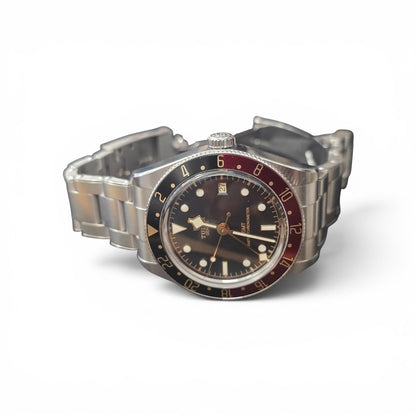Tudor Black Bay 58 GMT Coke fullset watch with black and red bezel, stainless steel bracelet, and 2024 model details.