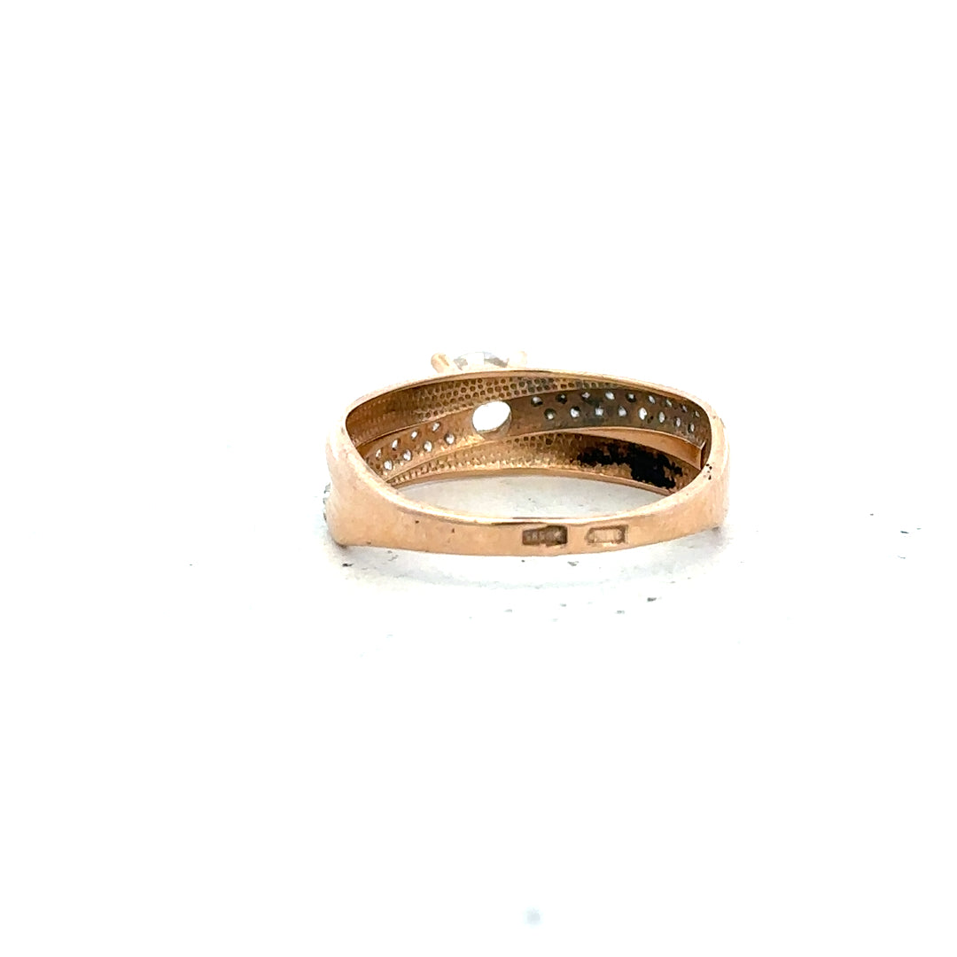 14ct gold ring in size P featuring a smooth band design, unbranded jewelry perfect for everyday wear