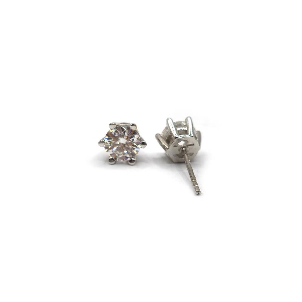 14-karat white gold diamond earrings weighing 2.2 grams, showcasing sparkling diamonds in a timeless stud design.