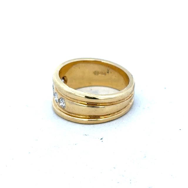 14ct yellow gold diamond ring in size J1/2, featuring a central diamond and elegant band design.