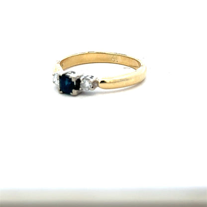 14ct yellow gold diamond ring in size M with sparkling diamonds, showcasing elegant craftsmanship and classic design.