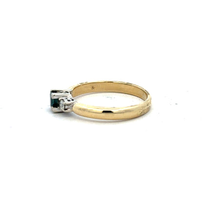 14ct yellow gold diamond ring in size M featuring a sparkling diamond, unbranded jewelry with elegant craftsmanship.