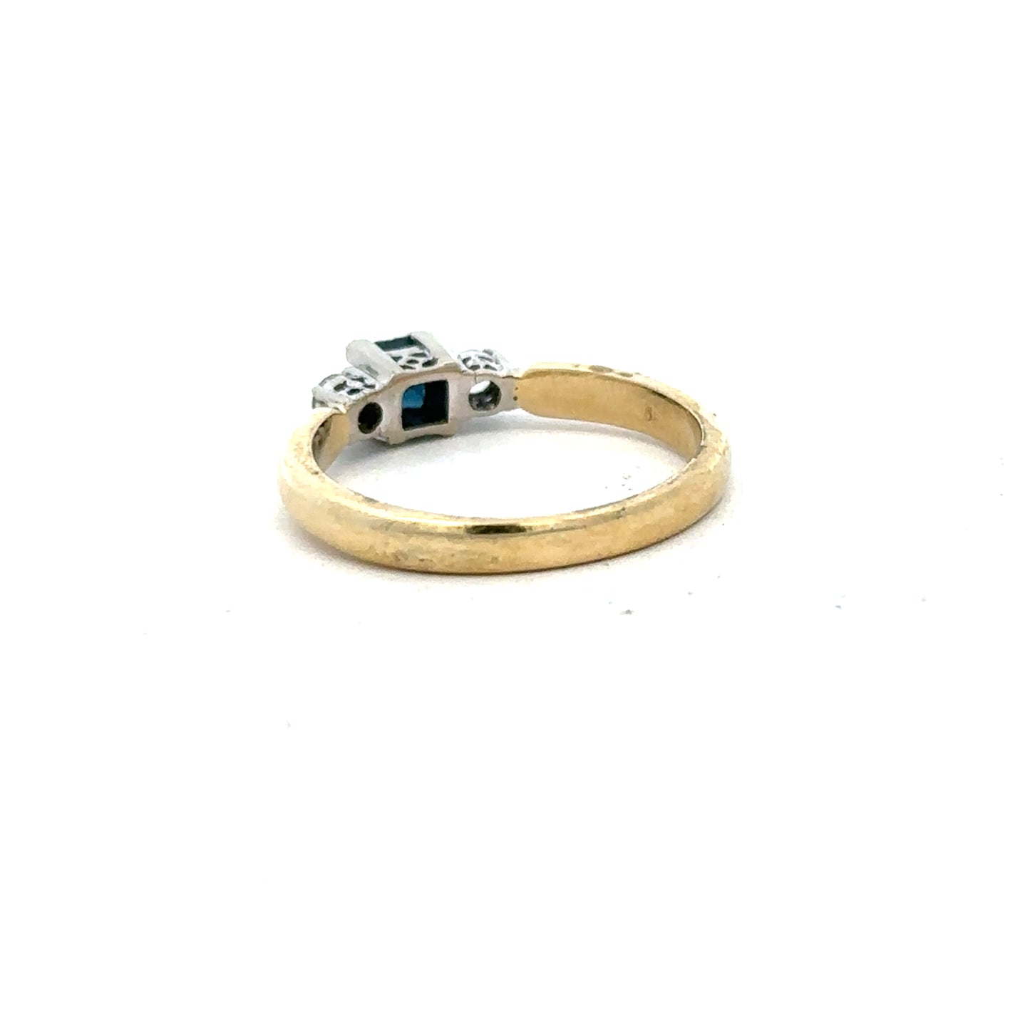 14ct yellow gold diamond ring in size M, featuring a sparkling diamond setting and a sleek, polished band.