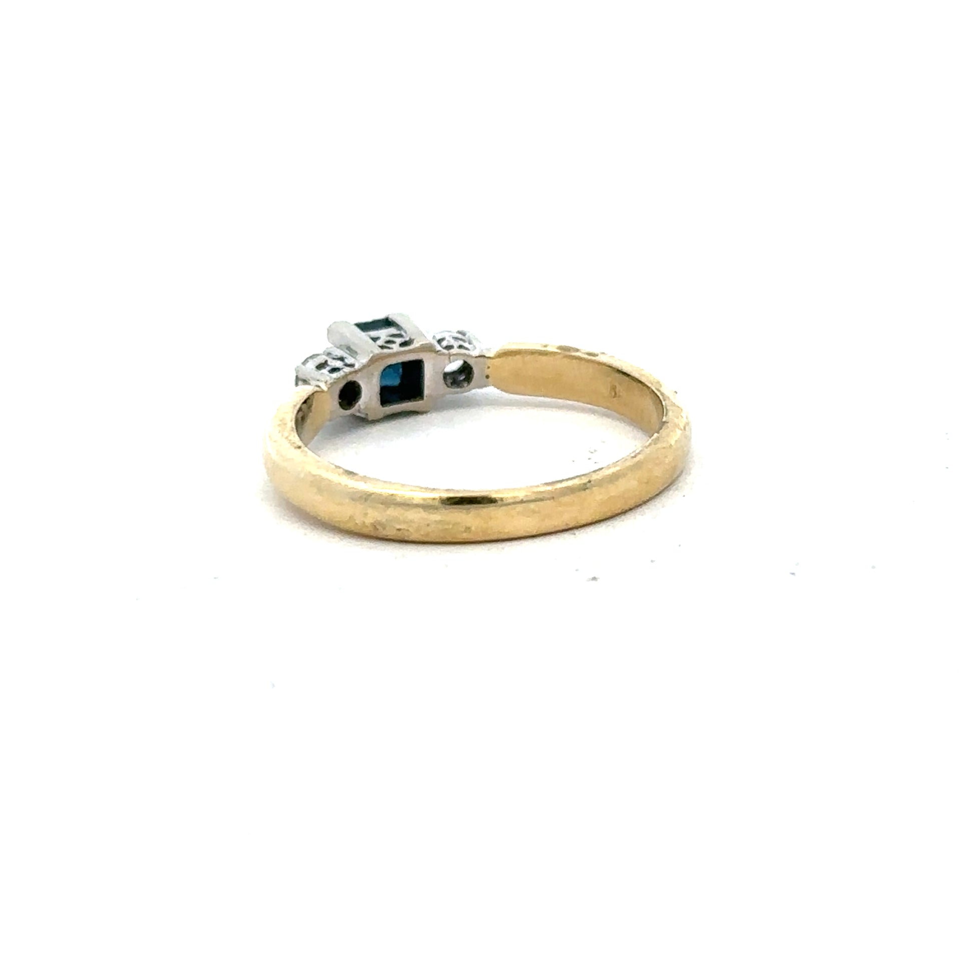 14ct yellow gold diamond ring in size M, featuring a sparkling diamond setting and a sleek, polished band.