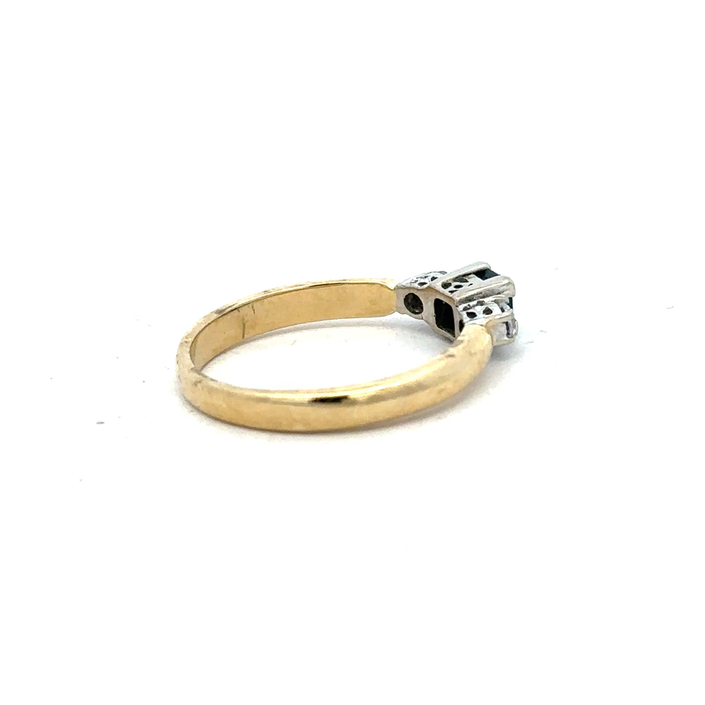 14ct yellow gold diamond ring in size M featuring a sparkling diamond setting with a sleek band design.