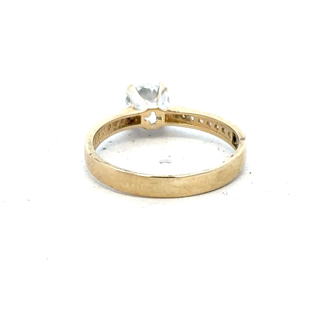 14ct yellow gold ring in size O with a simple, polished band, unbranded jewelry showcasing fine craftsmanship.