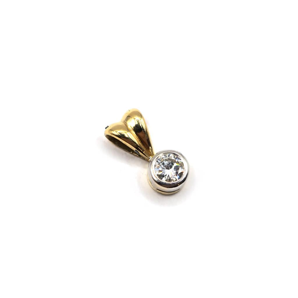 18ct diamond pendant featuring a sparkling central diamond on a delicate chain, unbranded jewelry with elegant design.