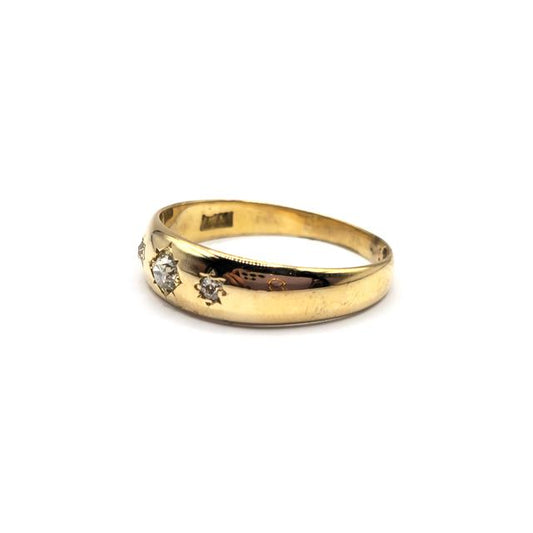 Unbranded 18ct diamond ring featuring a sparkling central diamond set in a sleek band.
