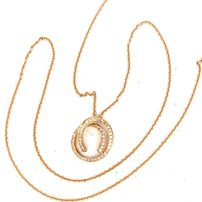 18ct gold chain with diamond pendant, elegant jewelry piece, weighing 4.0g, featuring sparkling diamonds on a delicate gold chain.