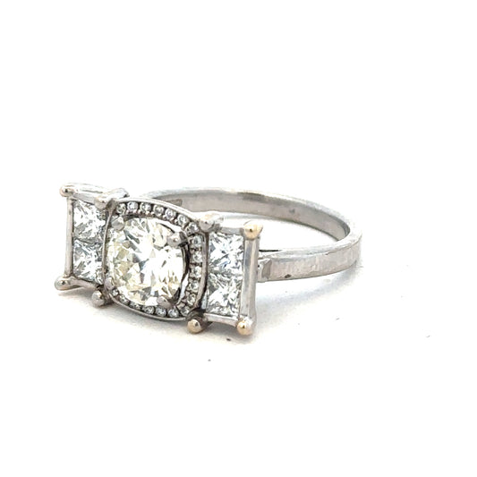 18ct white gold diamond ring featuring a 1.35 carat brilliant-cut diamond, elegant and luxurious jewelry piece.
