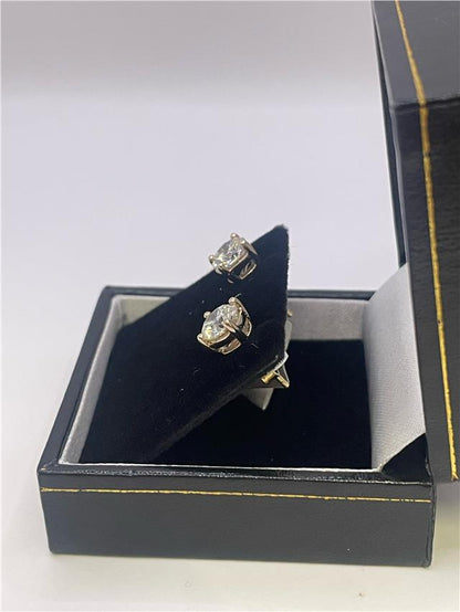 18ct white gold lab-created diamond earrings with 1.80 carats, color E, VS1 clarity, IGI certification, shown in close-up.
