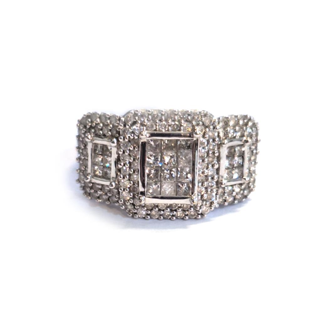 18ct white gold diamond ring with 1 carat center stone, size Q1/2, featuring a sleek, elegant design.