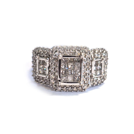 18ct white gold diamond ring with 1 carat center stone, size Q1/2, featuring a sleek, elegant design.