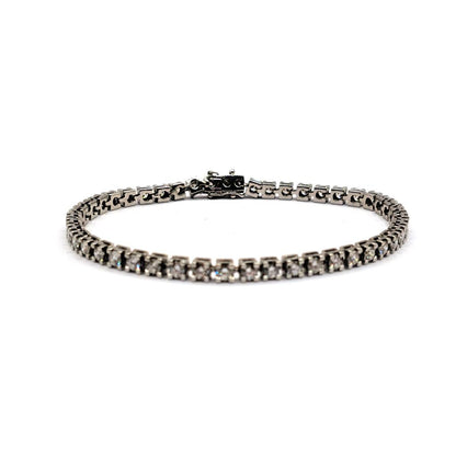 18ct white gold diamond bracelet with 3.76 carats of G colour, VS2 clarity diamonds, elegant jewelry accessory