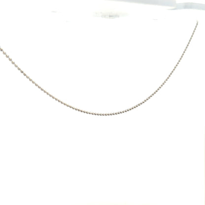 18ct white gold chain weighing 2.5g, showcasing a sleek, elegant jewelry piece with a polished finish.
