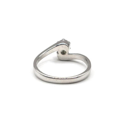 18ct white gold diamond ring featuring sparkling diamonds, designed for elegance and style.