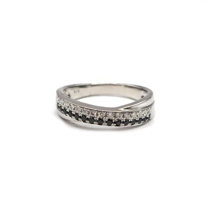 18ct white gold diamond ring with sparkling diamonds, featuring a sleek and elegant design.