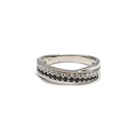 18ct white gold diamond ring with sparkling diamonds, featuring a sleek and elegant design.