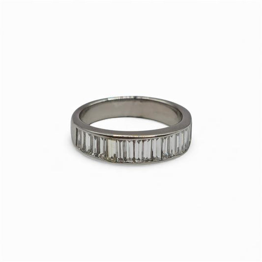 18ct white gold diamond ring with sparkling diamonds, elegant jewelry piece showcasing fine craftsmanship and luxurious design.
