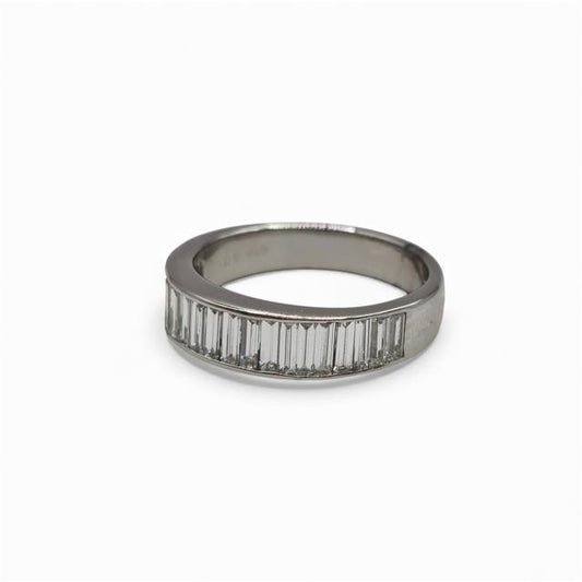 18ct white gold diamond ring with a central sparkling diamond, showcasing elegant design and fine craftsmanship.