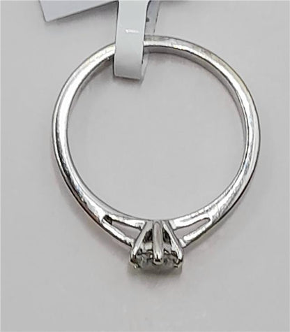 18ct white gold diamond ring in size I 1/2 with sparkling diamonds, showcasing a elegant and classic jewelry piece.